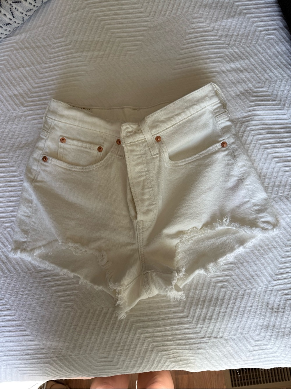 Levi’s 501 White Distressed Denim Shorts W26